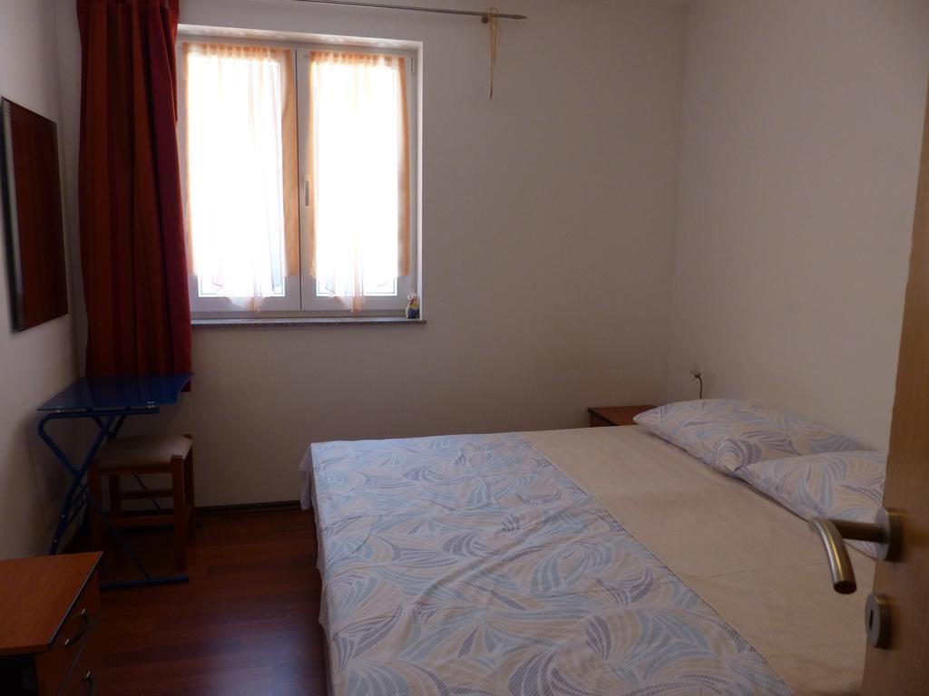 Apartments Lucefinka Banjole Szoba fotó
